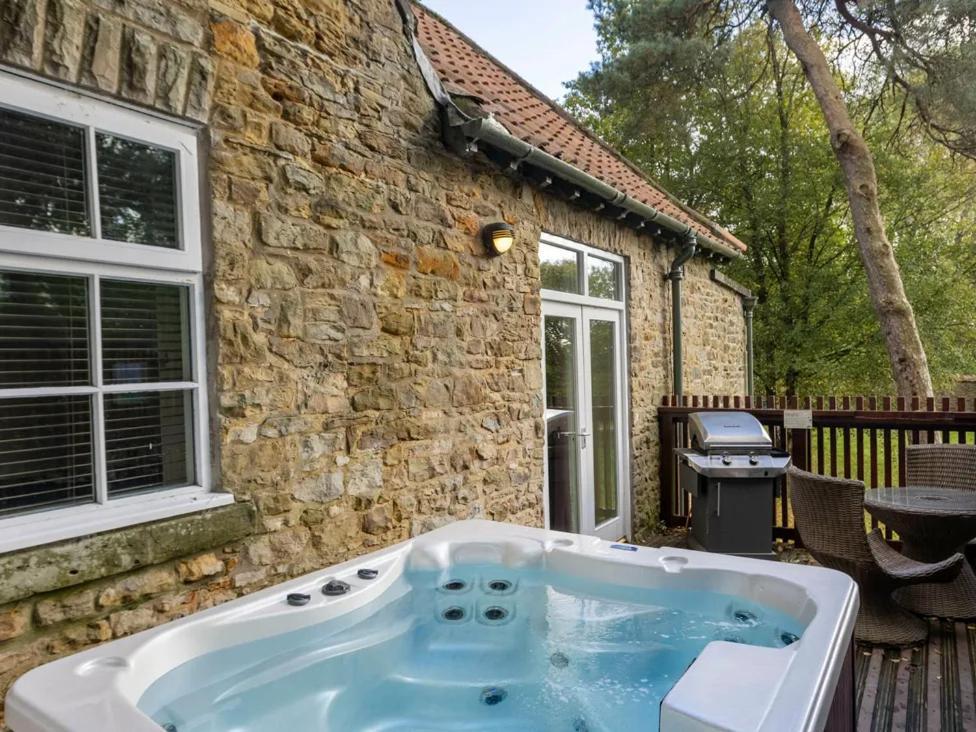 Keldy Forest Cabins - Forest Holidays Pickering Extérieur photo