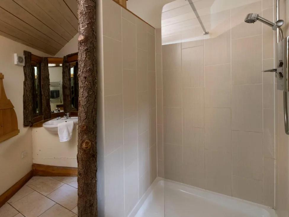 Keldy Forest Cabins - Forest Holidays Pickering Extérieur photo